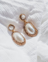 Load image into Gallery viewer, Seachelles Gold Earrings
